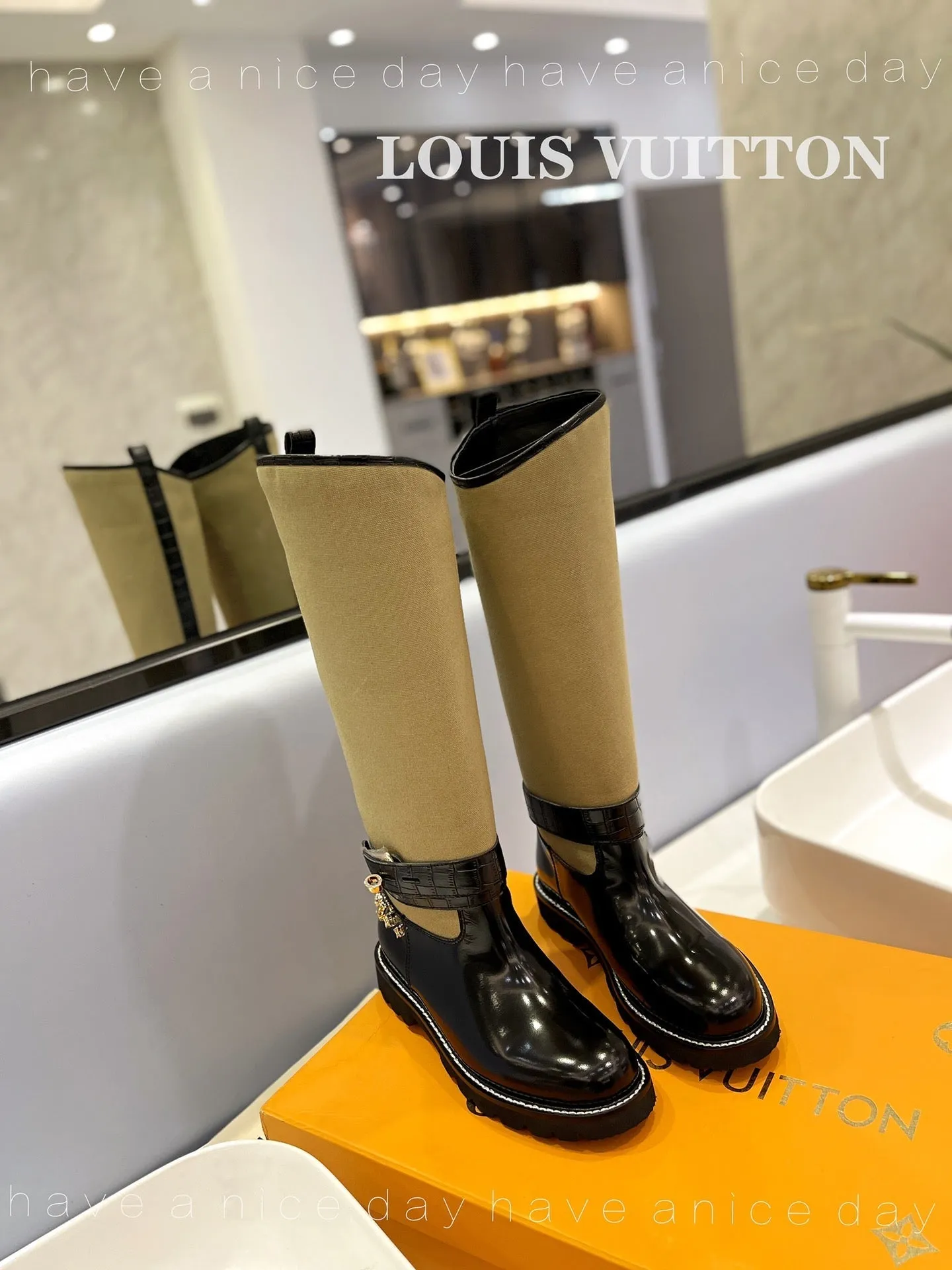 High Quality  LUV BOOTS 028