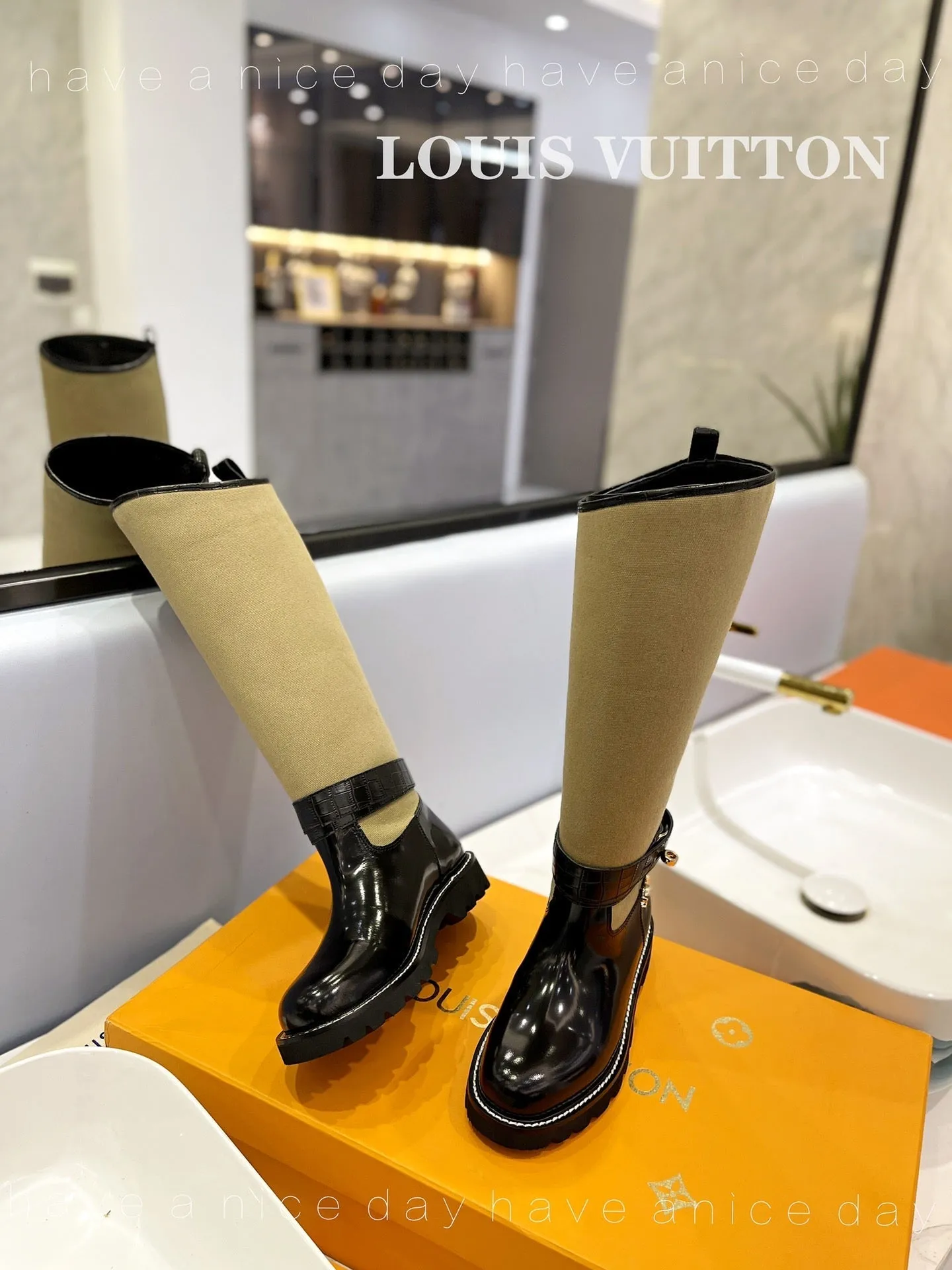 High Quality  LUV BOOTS 028