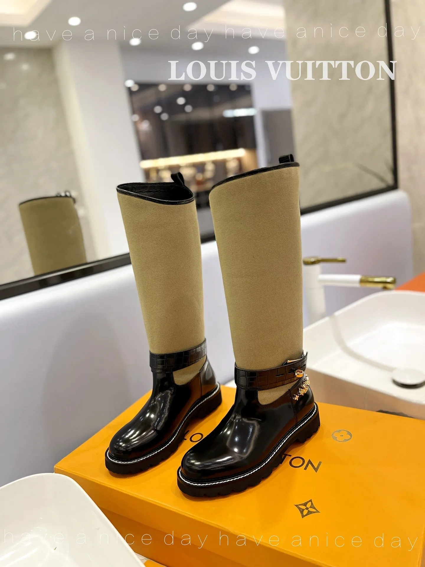 High Quality  LUV BOOTS 028