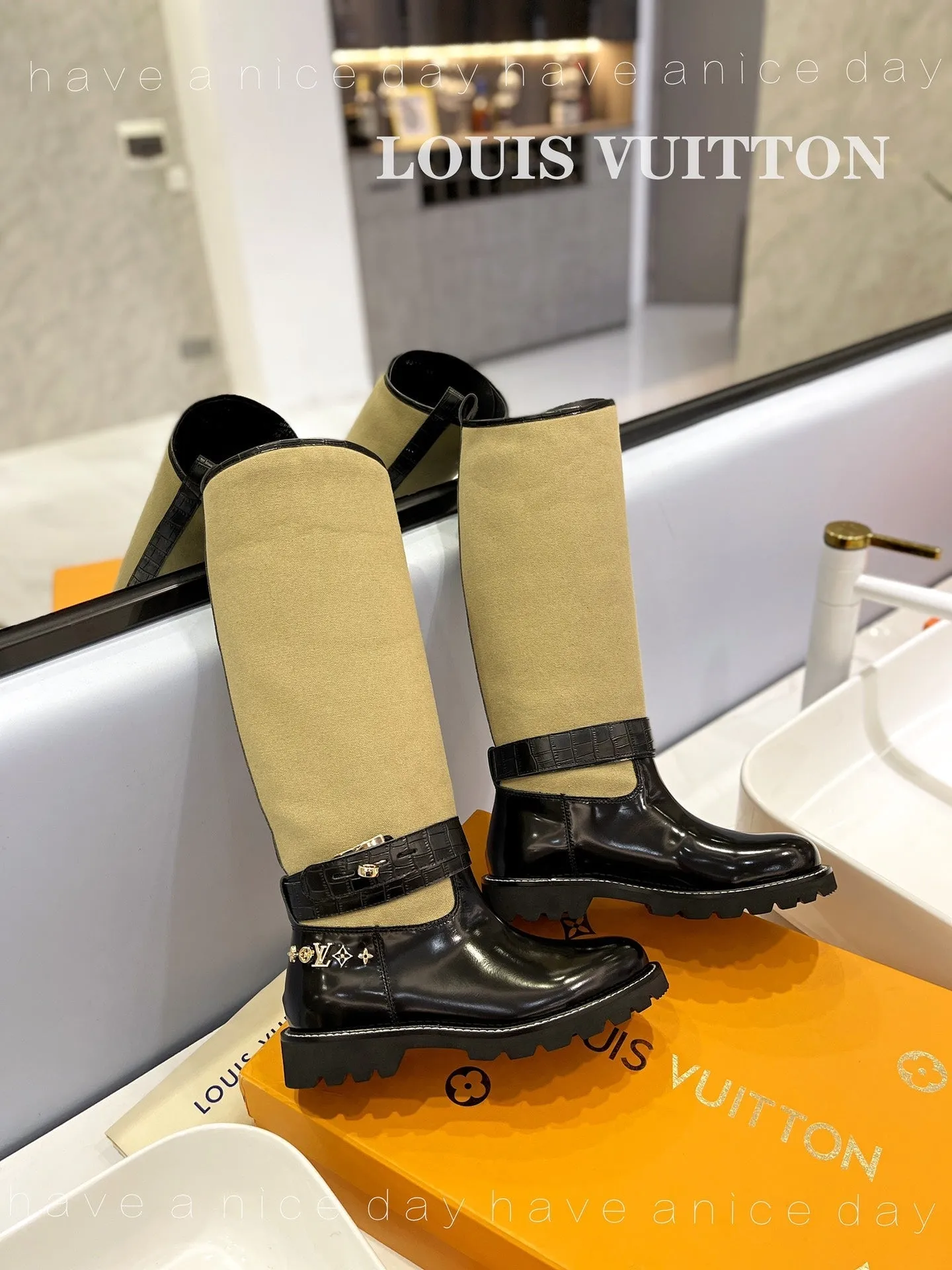 High Quality  LUV BOOTS 028
