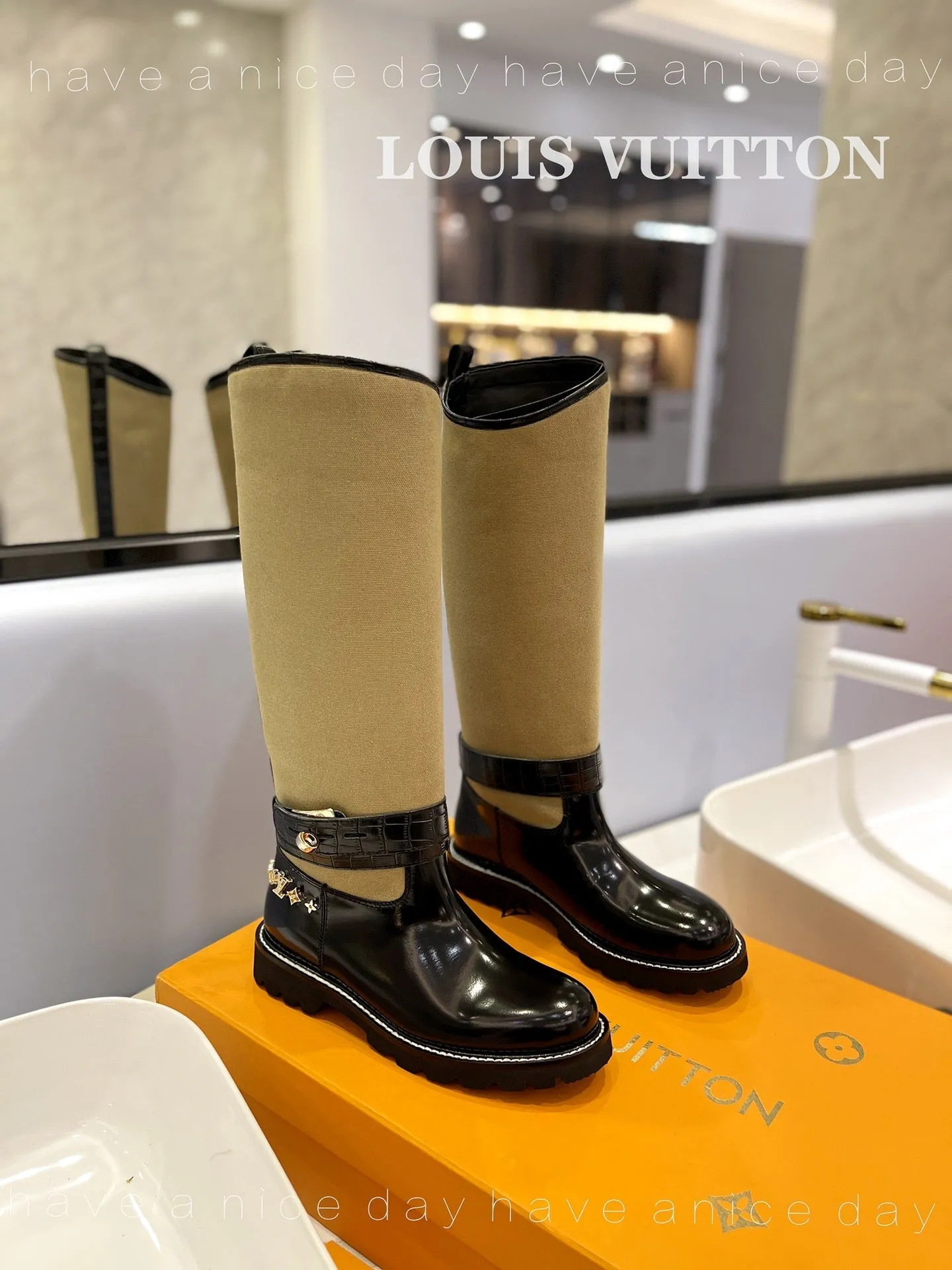 High Quality  LUV BOOTS 028